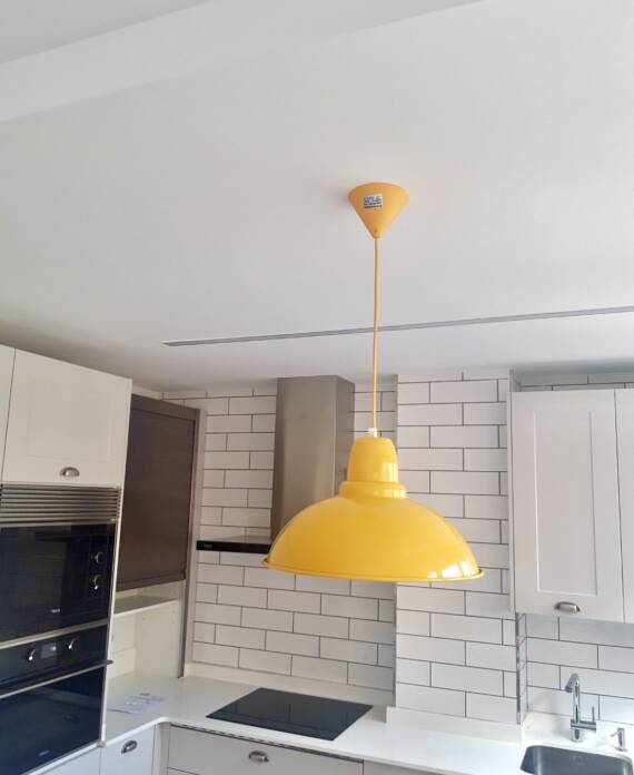 primer plano de la lámpara de la cocina