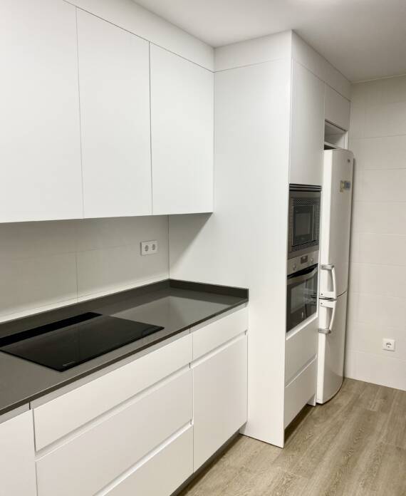nueva cocina con acabads en blanco