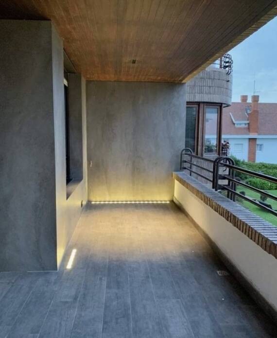 balcon terraza de la vivienda reformada