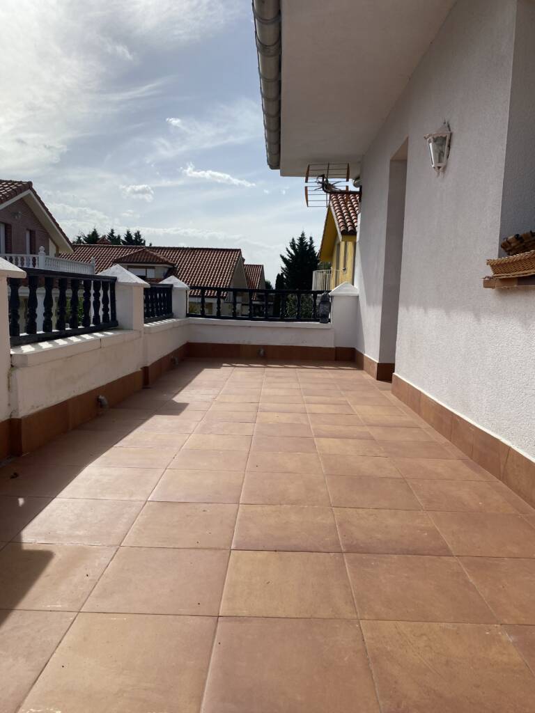 instalación de suelo en la terraza